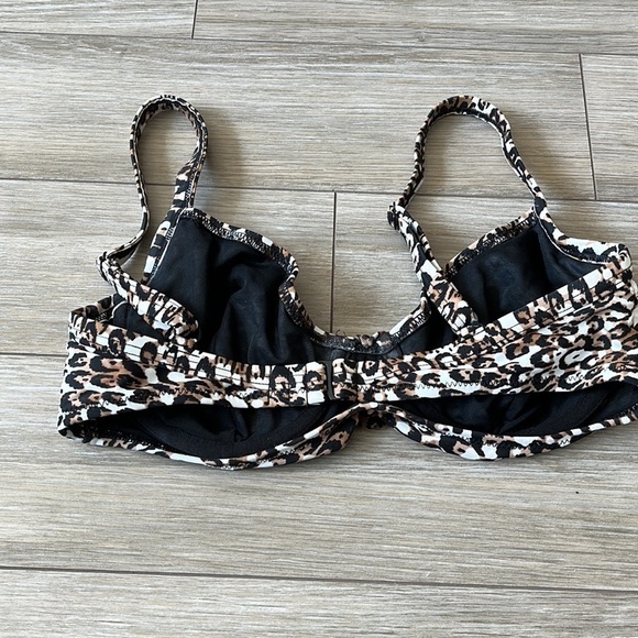 PROFILE BY GOTTEX Leopard Print Bikini Top, Bra Style with Underwire 32D - Picture 3 of 10